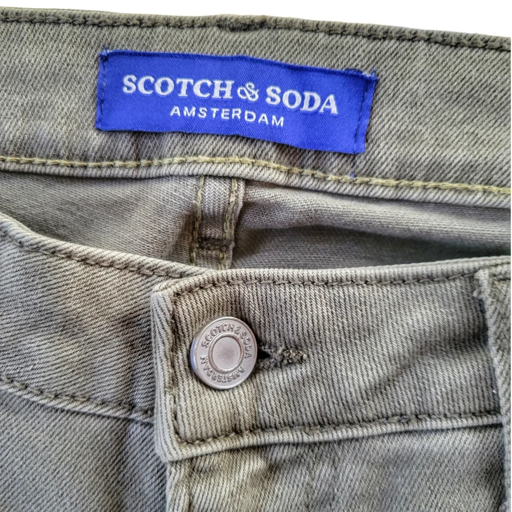 Scotch & Soda // M's Straight Leg 5-Pocket Jeans // 34 // Dusty Olive - Picture 9 of 11